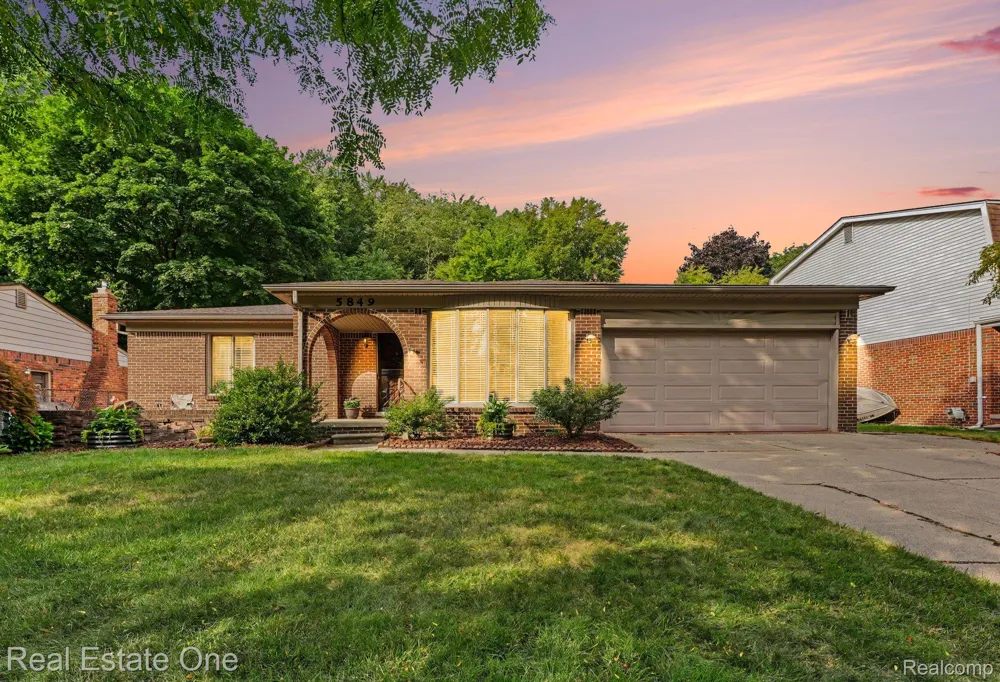 5849 Bingham Drive Troy City, MI 48085