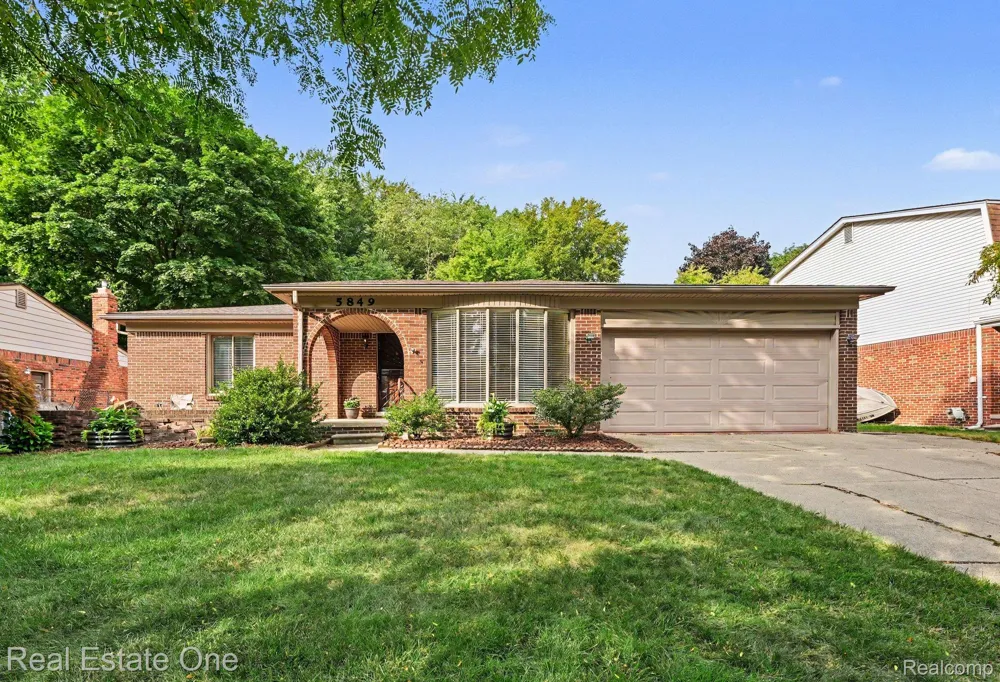 5849 Bingham Drive Troy City, MI 48085