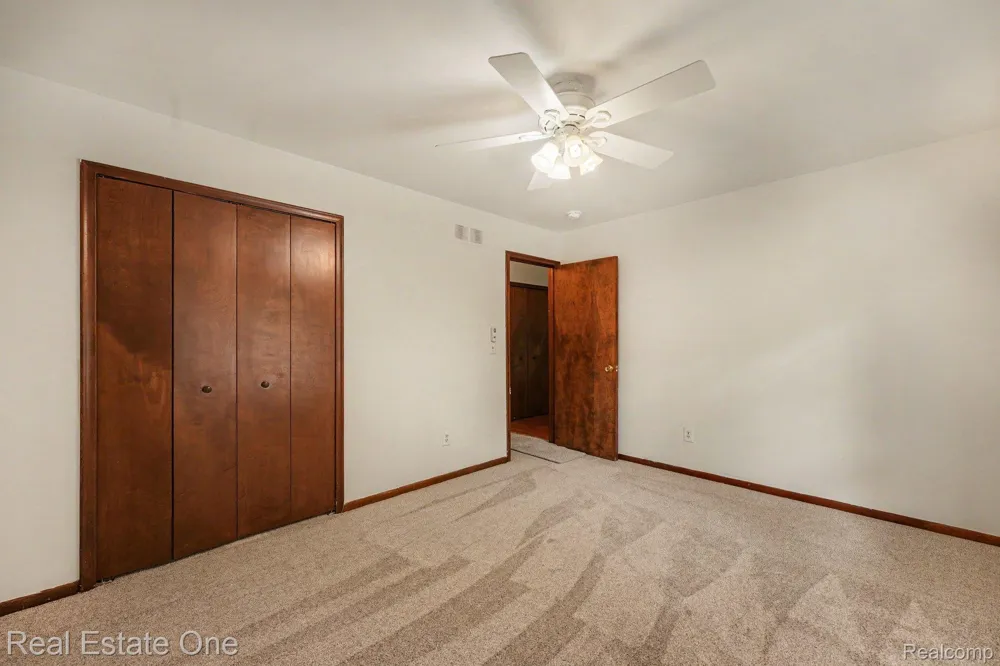 5849 Bingham Drive Troy City, MI 48085
