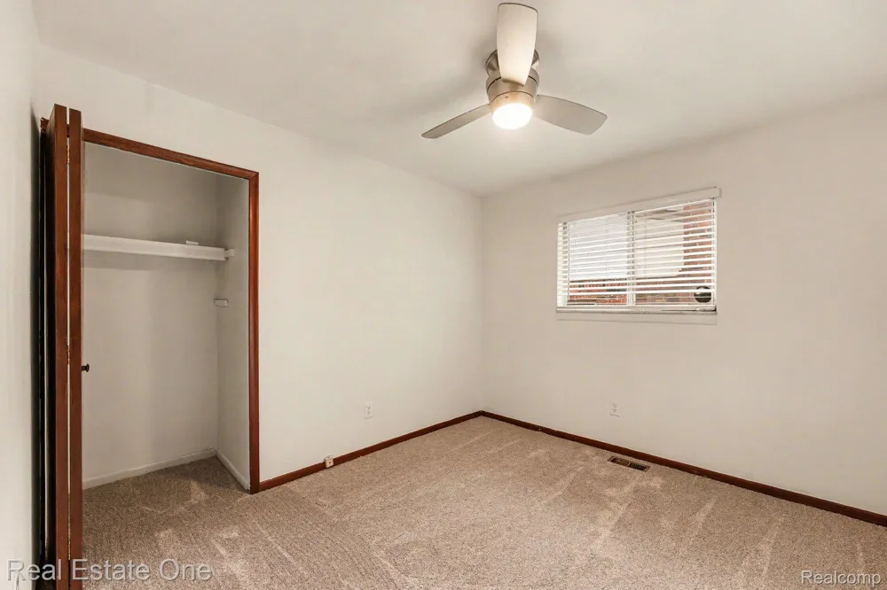 5849 Bingham Drive Troy City, MI 48085