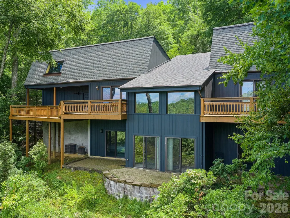 156 Winterstar Loop Burnsville, NC 28714