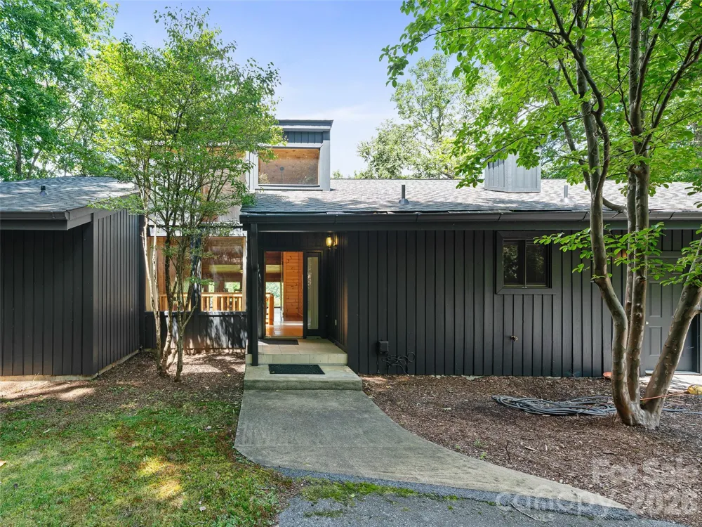 156 Winterstar Loop Burnsville, NC 28714