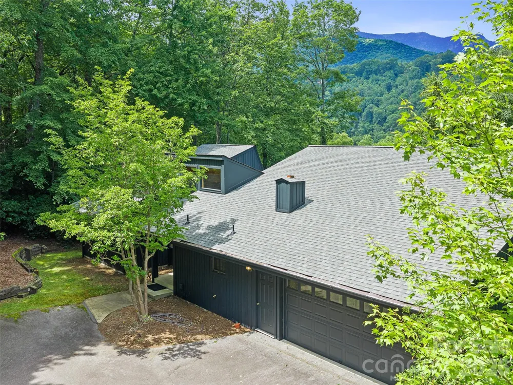 156 Winterstar Loop Burnsville, NC 28714