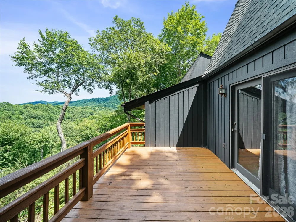 156 Winterstar Loop Burnsville, NC 28714