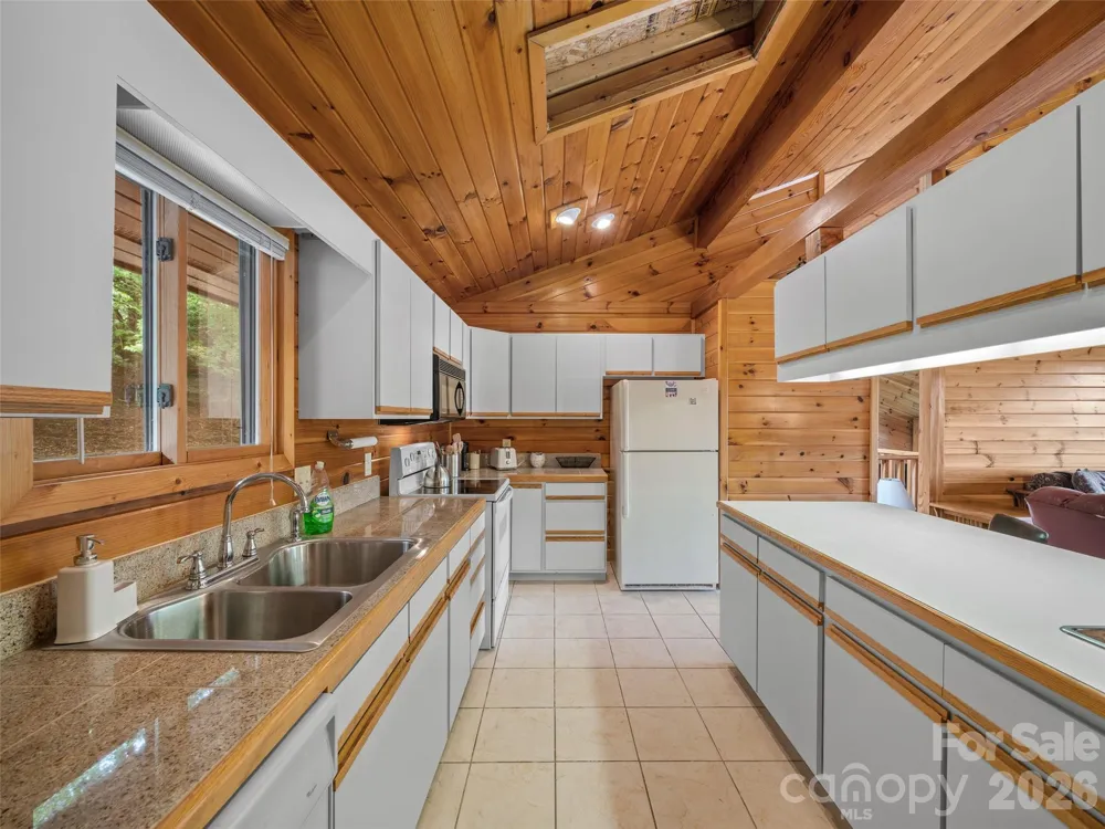 156 Winterstar Loop Burnsville, NC 28714