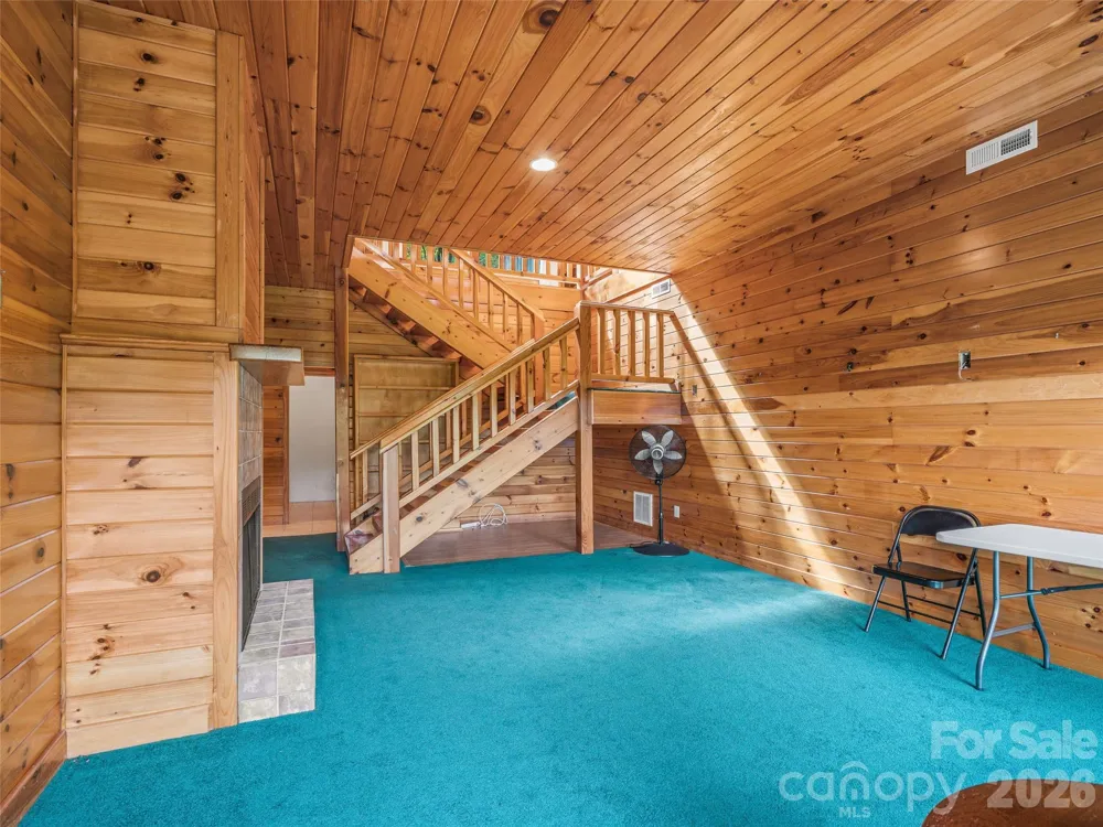 156 Winterstar Loop Burnsville, NC 28714