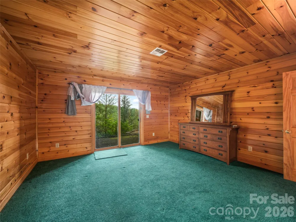 156 Winterstar Loop Burnsville, NC 28714