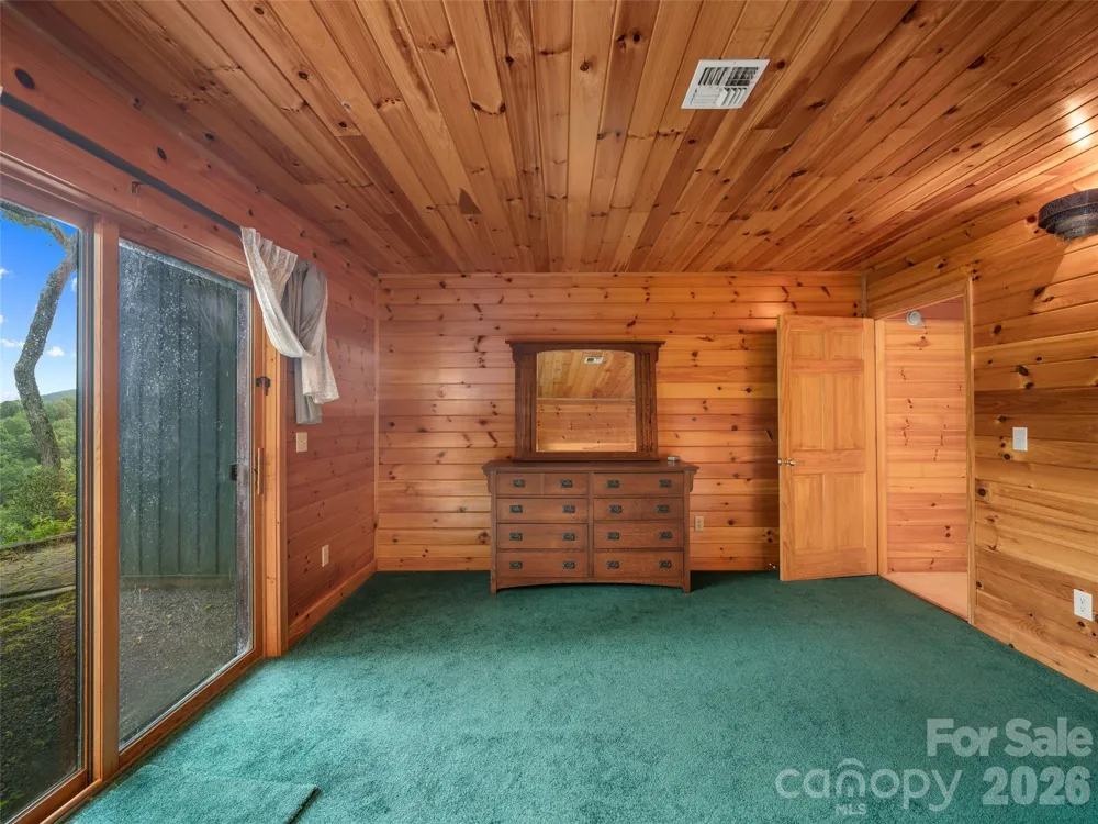 156 Winterstar Loop Burnsville, NC 28714