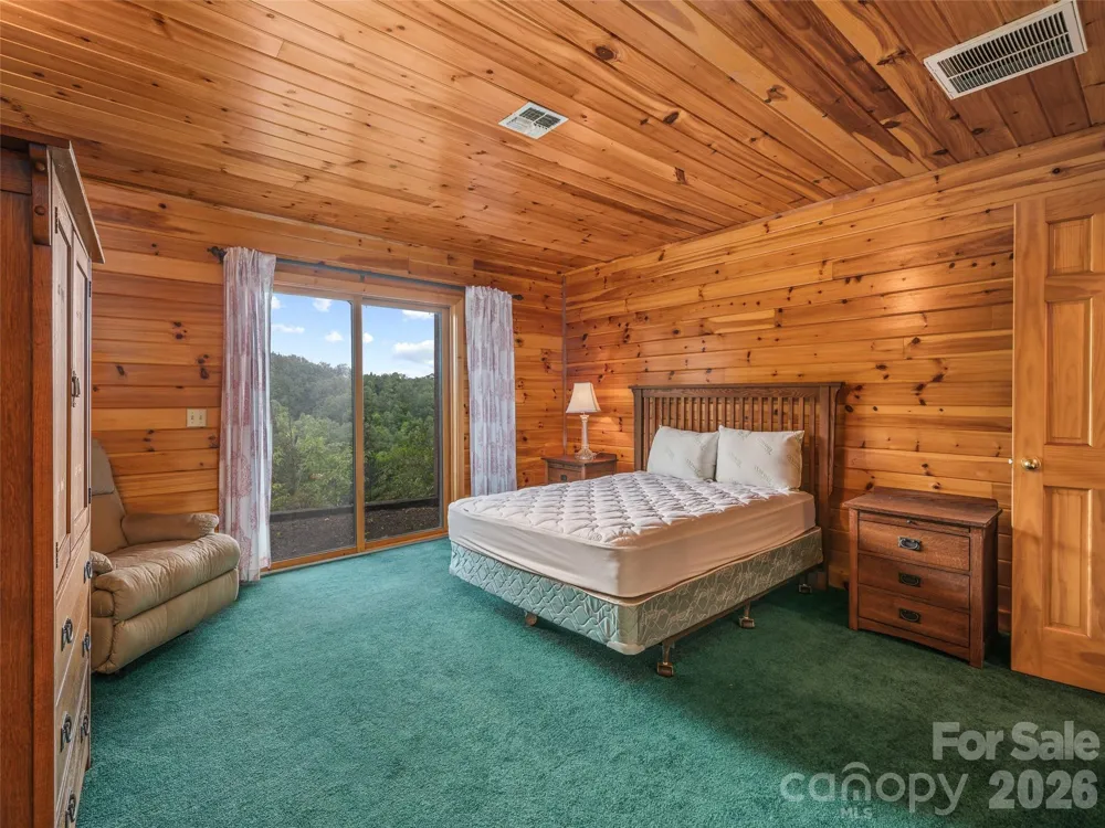 156 Winterstar Loop Burnsville, NC 28714