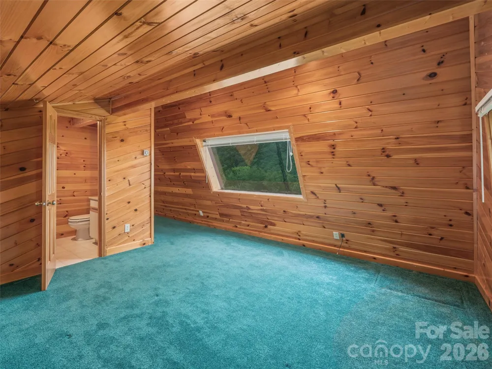 156 Winterstar Loop Burnsville, NC 28714