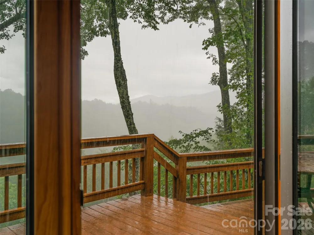 156 Winterstar Loop Burnsville, NC 28714