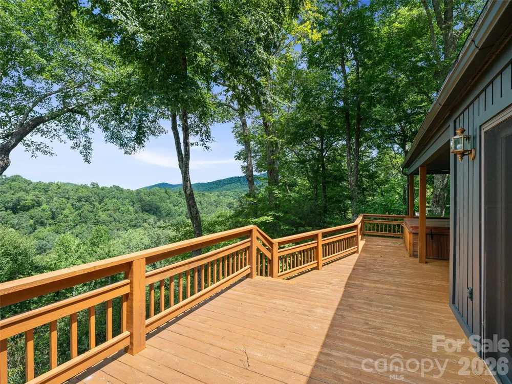 156 Winterstar Loop Burnsville, NC 28714