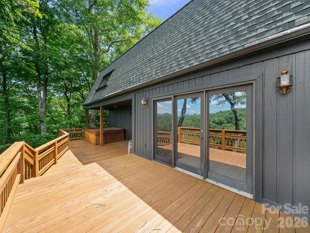 156 Winterstar Loop Burnsville, NC 28714
