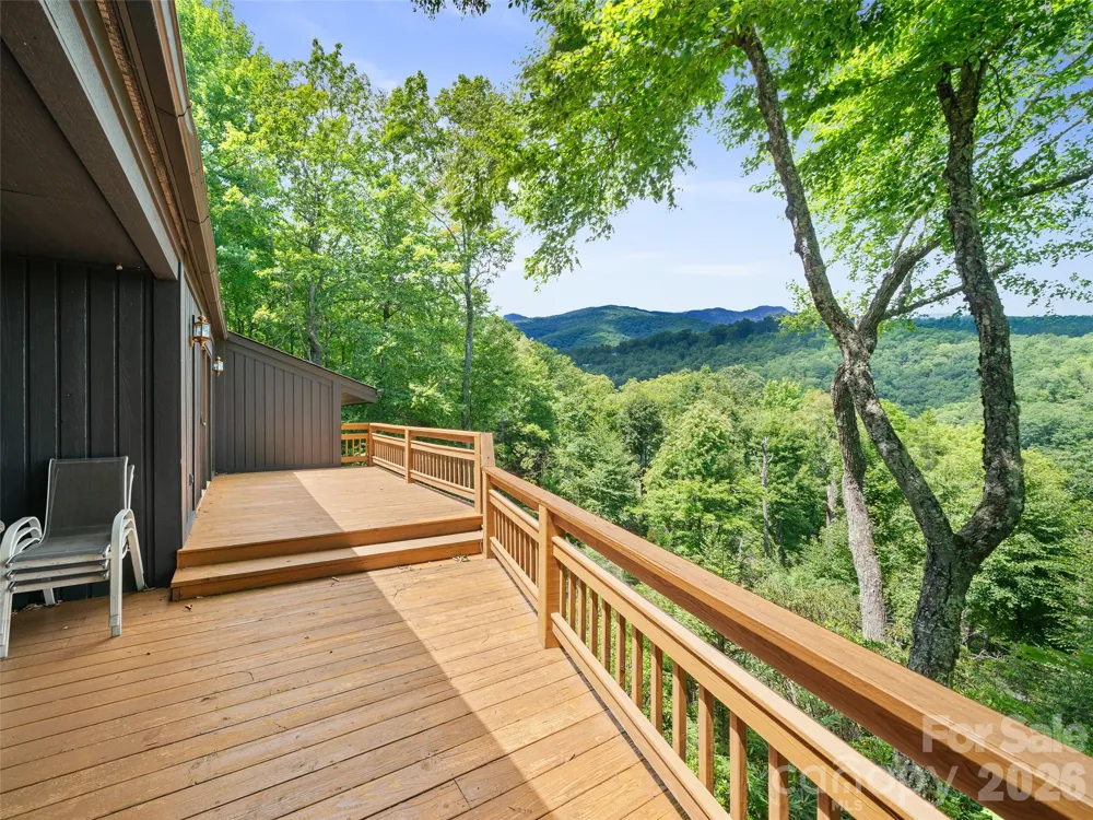 156 Winterstar Loop Burnsville, NC 28714