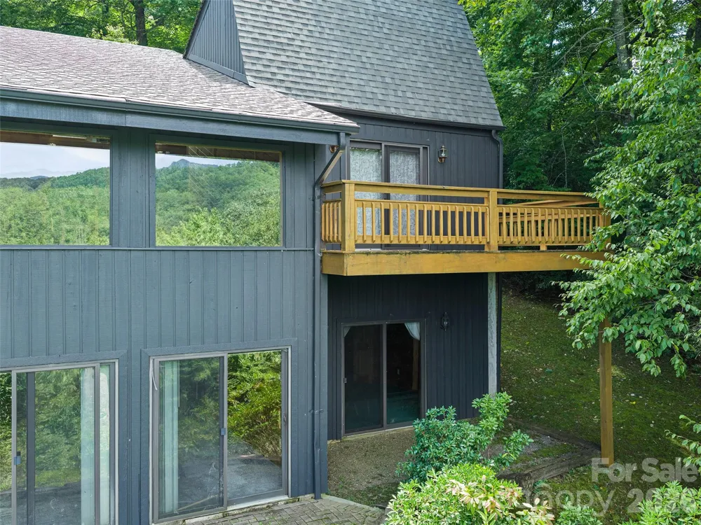 156 Winterstar Loop Burnsville, NC 28714