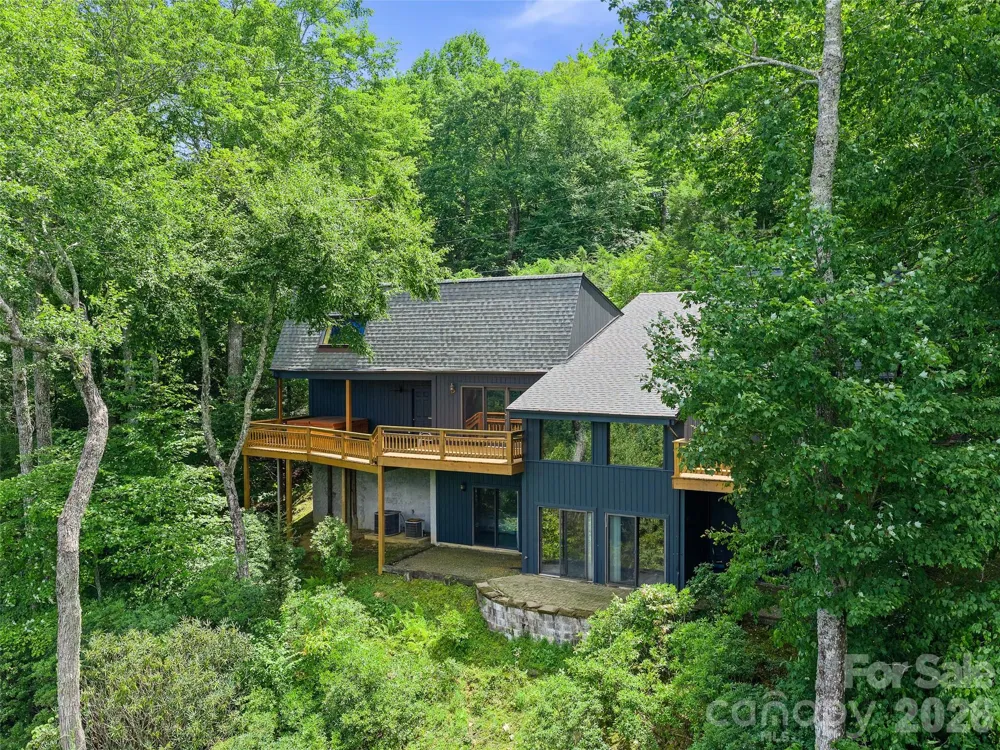 156 Winterstar Loop Burnsville, NC 28714