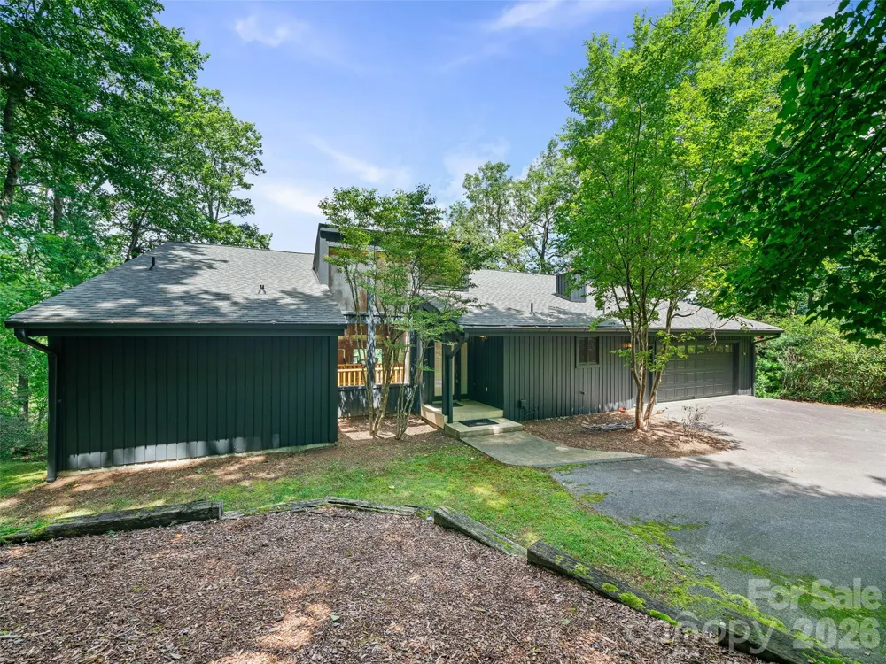 156 Winterstar Loop Burnsville, NC 28714