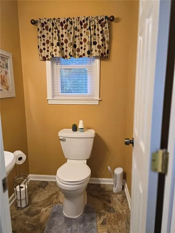122 Spring Valley Circle Stockbridge, GA 30281