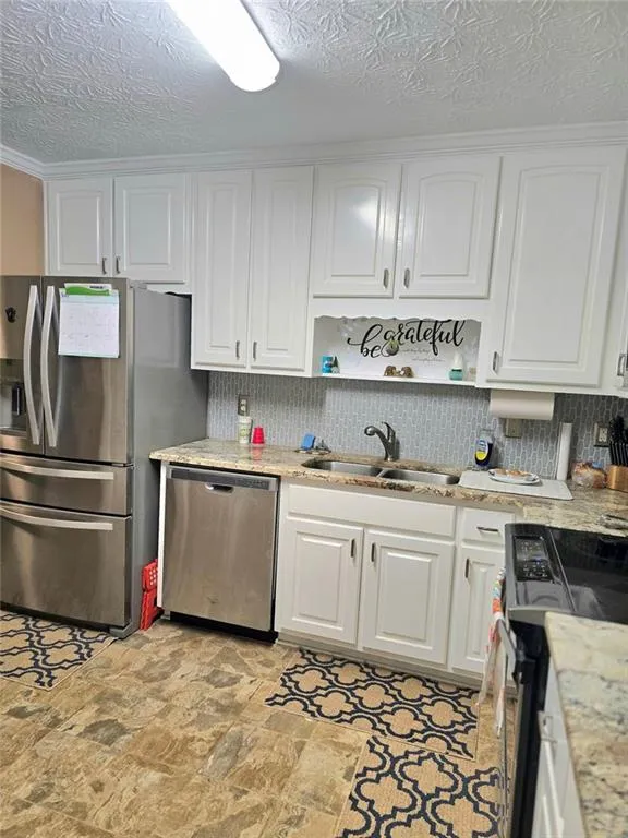122 Spring Valley Circle Stockbridge, GA 30281
