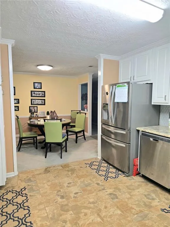122 Spring Valley Circle Stockbridge, GA 30281