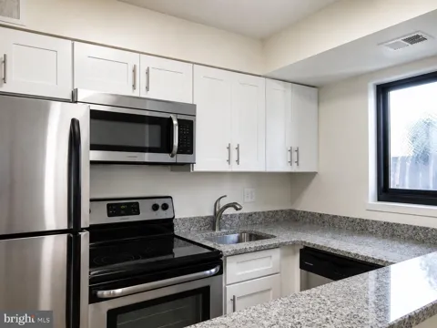 1420 LOCUST STREET #8J