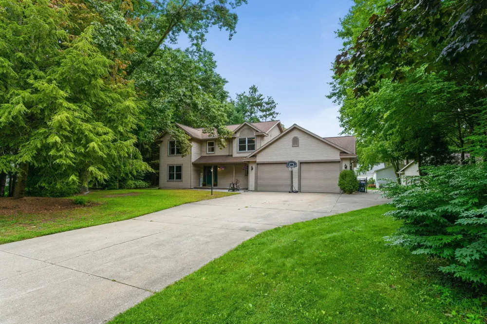 15250 Hofma Drive Grand Haven, MI 49417