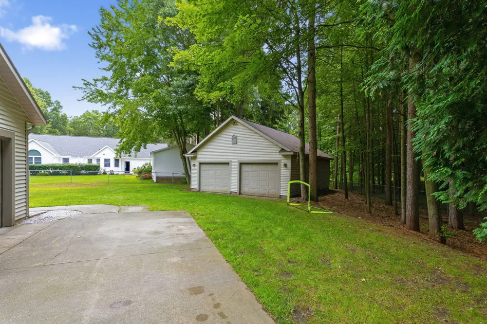 15250 Hofma Drive Grand Haven, MI 49417