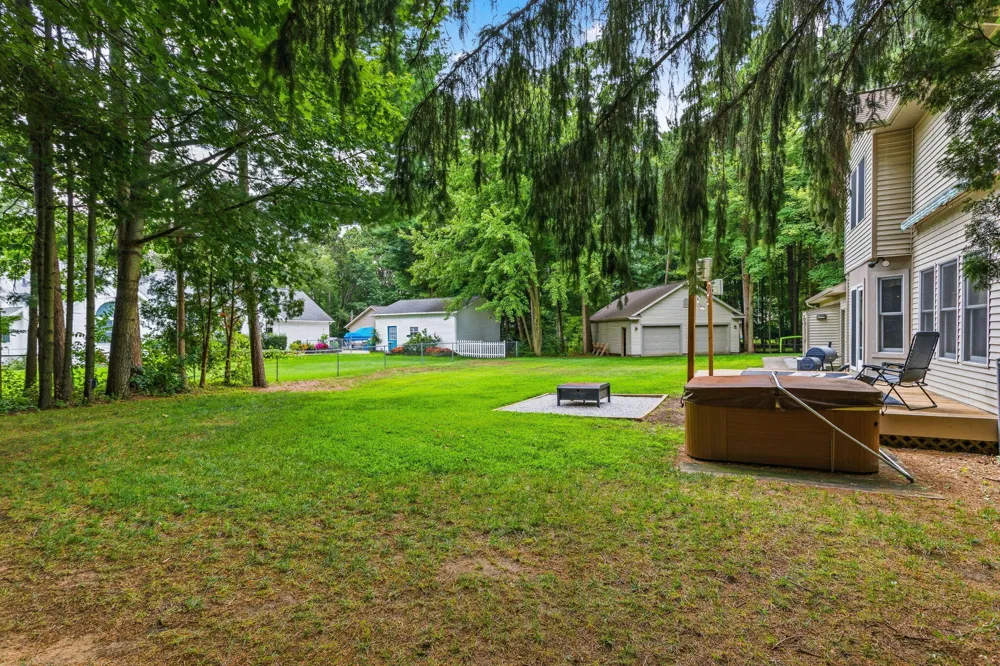 15250 Hofma Drive Grand Haven, MI 49417