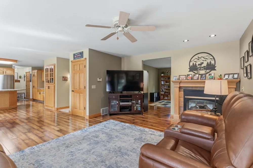 15250 Hofma Drive Grand Haven, MI 49417