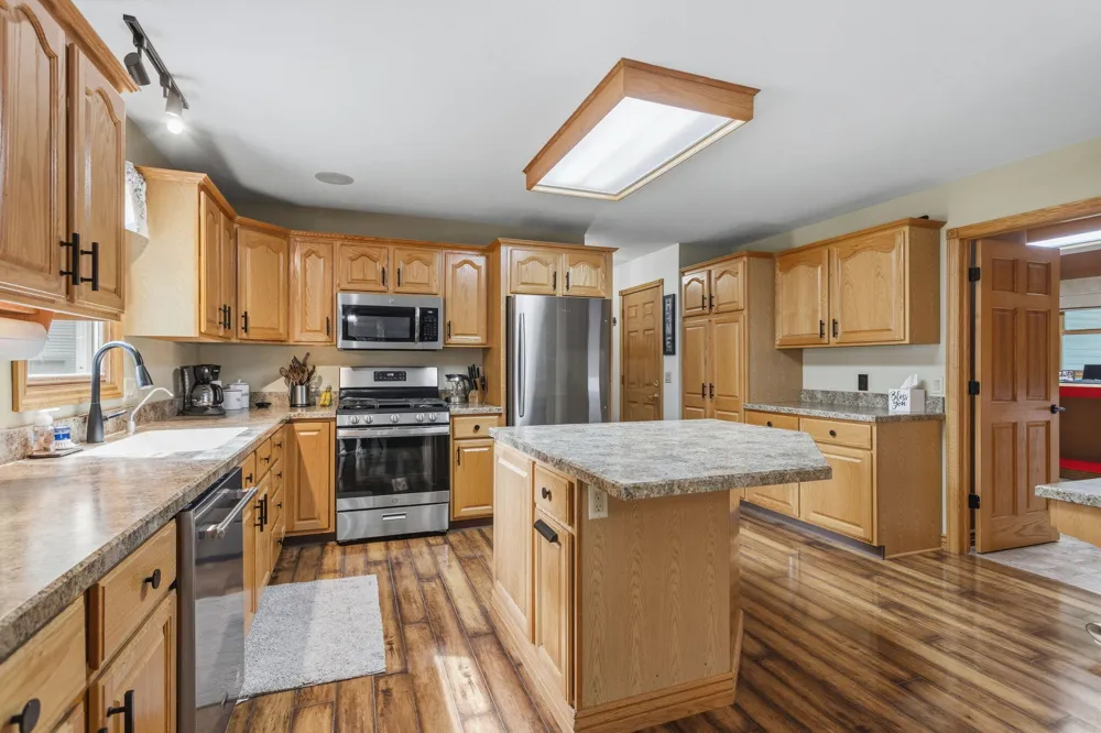 15250 Hofma Drive Grand Haven, MI 49417