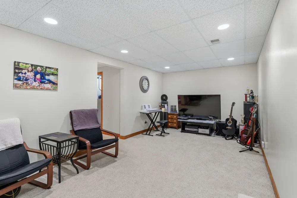 15250 Hofma Drive Grand Haven, MI 49417
