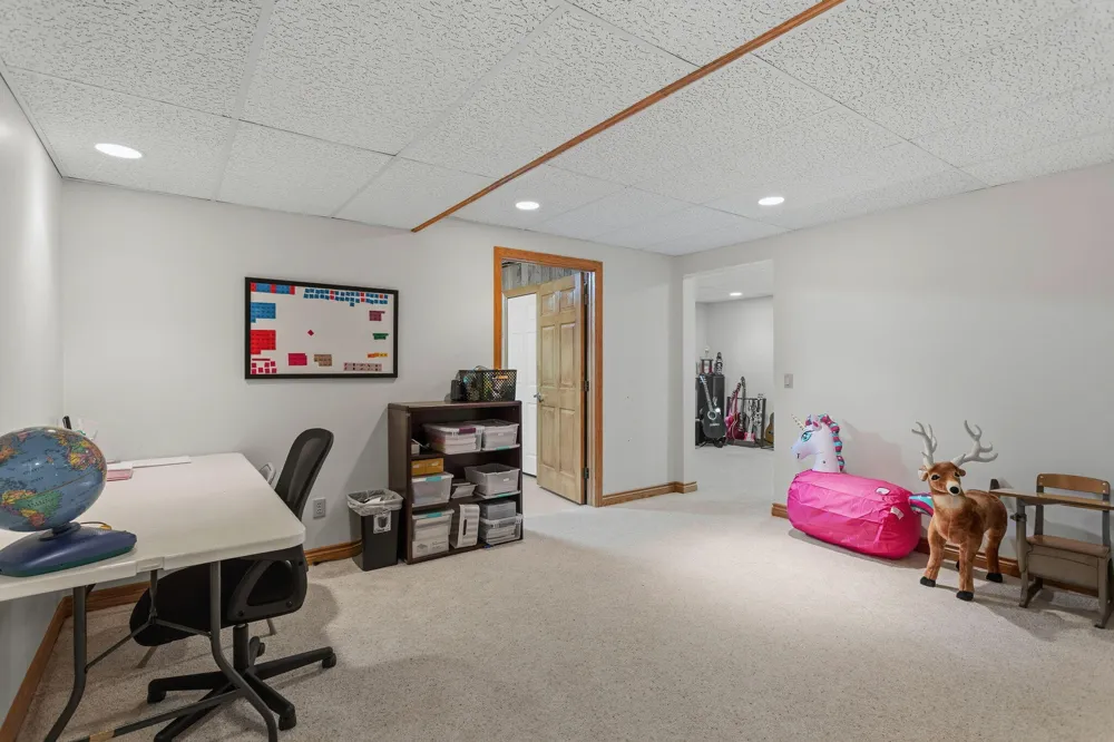 15250 Hofma Drive Grand Haven, MI 49417