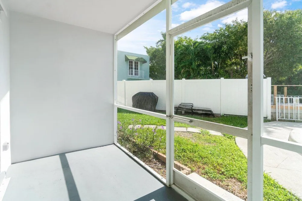 1360 NE 27th Terrace W #2 Pompano Beach, FL 33062