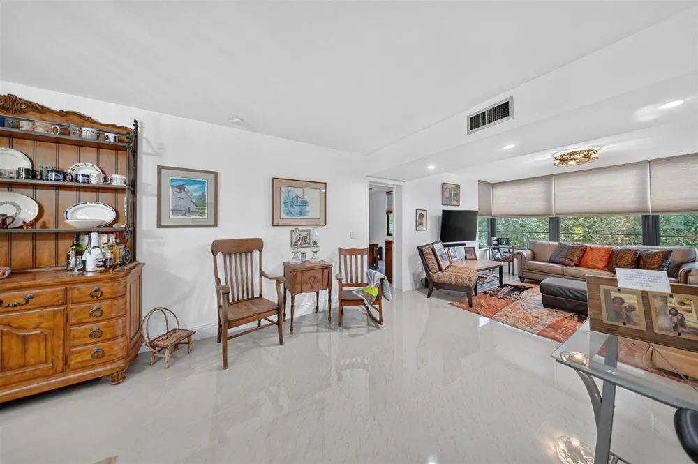 1719 WHITEHALL DRIVE #303 Davie, FL 33324