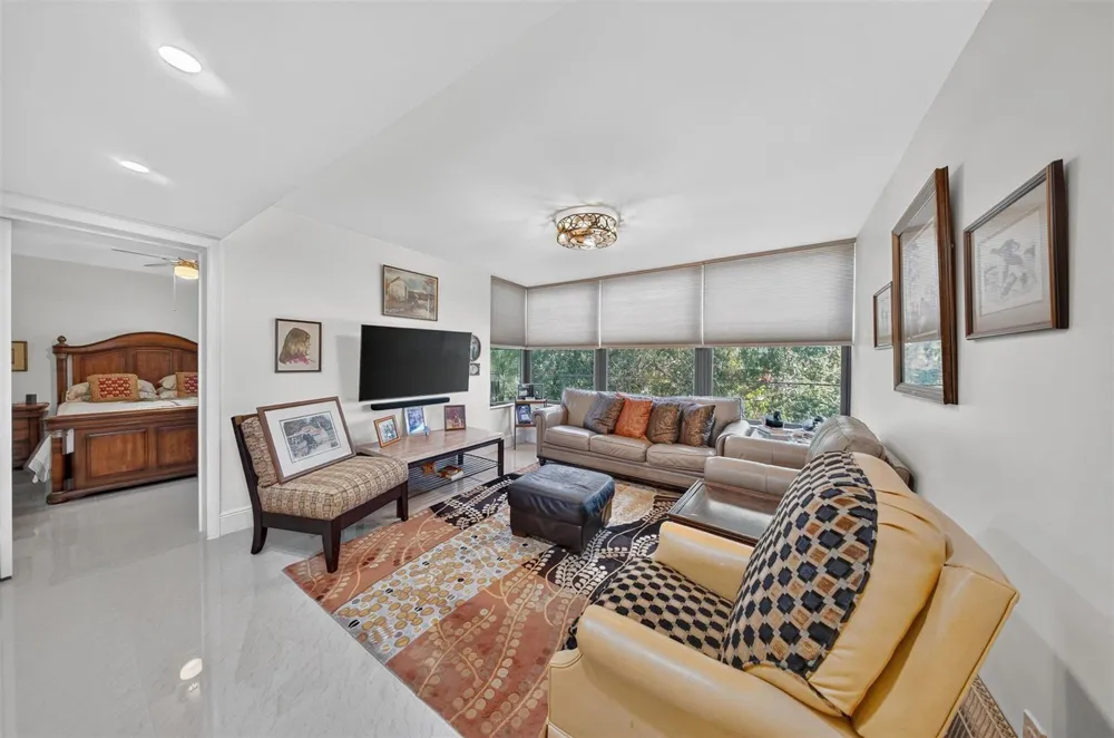 1719 WHITEHALL DRIVE #303 Davie, FL 33324