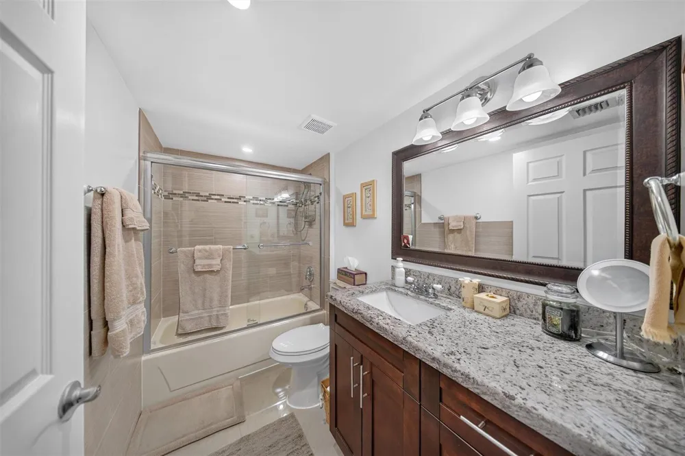 1719 WHITEHALL DRIVE #303 Davie, FL 33324