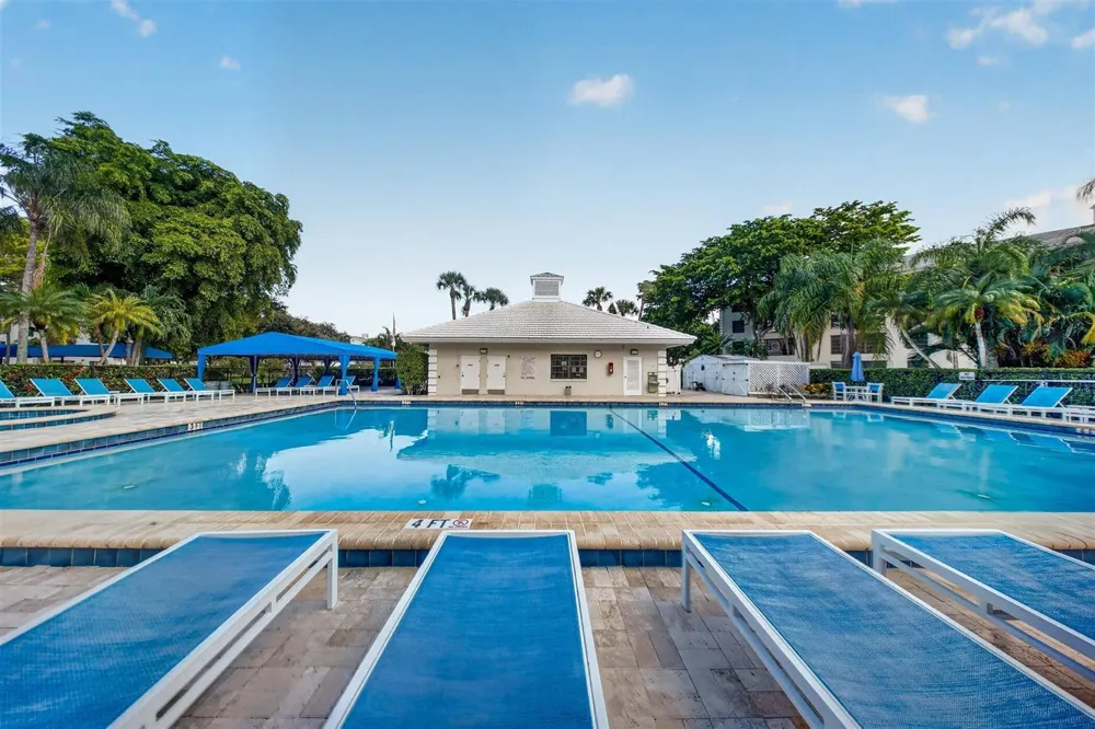 1719 WHITEHALL DRIVE #303 Davie, FL 33324