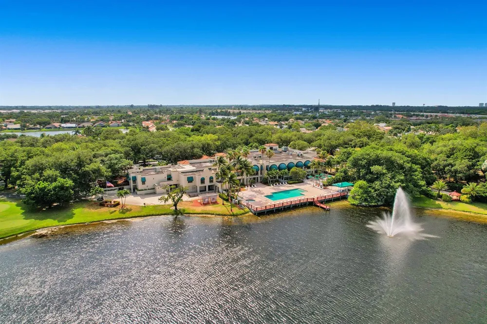 1719 WHITEHALL DRIVE #303 Davie, FL 33324