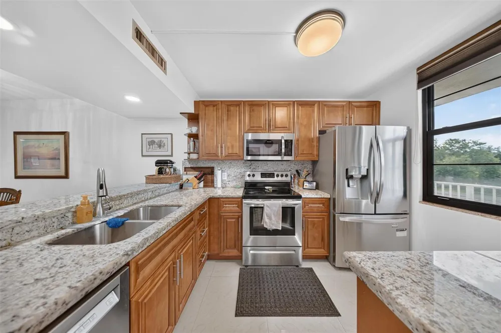 1719 WHITEHALL DRIVE #303 Davie, FL 33324
