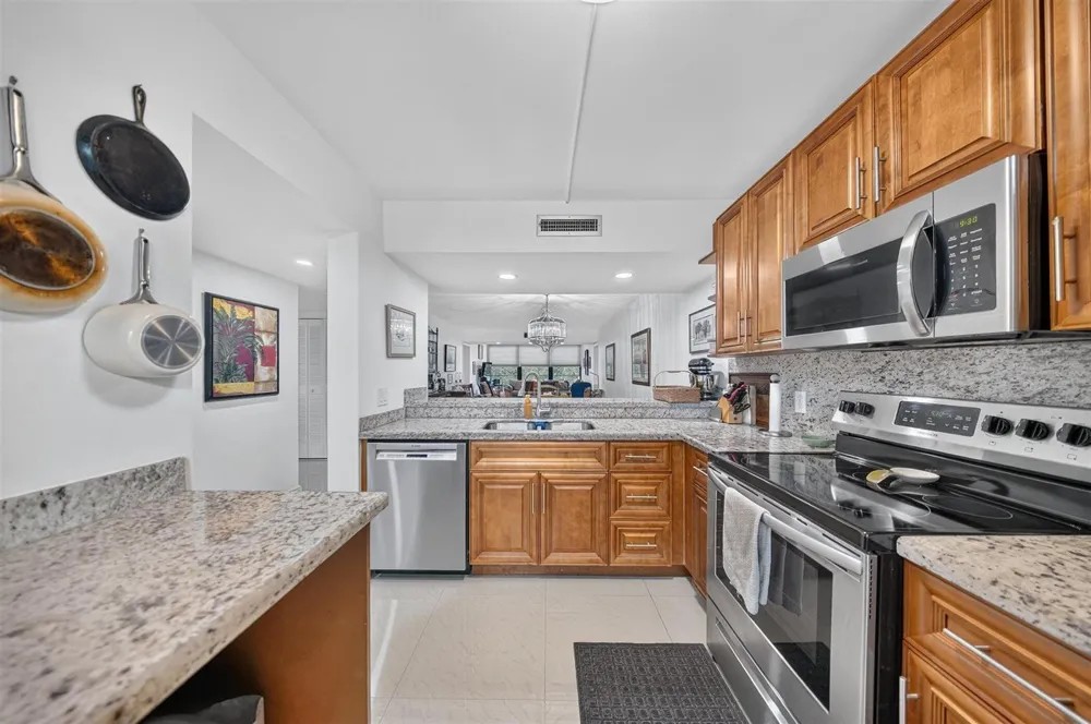 1719 WHITEHALL DRIVE #303 Davie, FL 33324