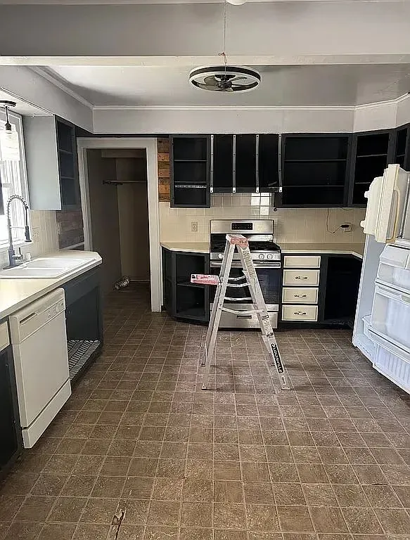 901 McKinley Avenue Sand Springs, OK 74063