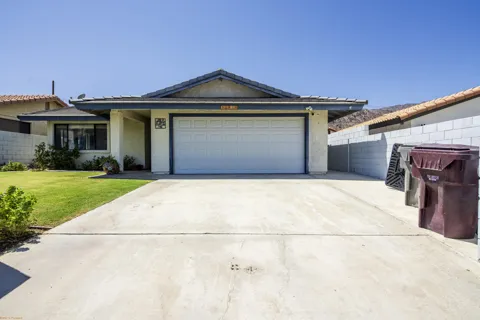 52835 Avenida Ramirez