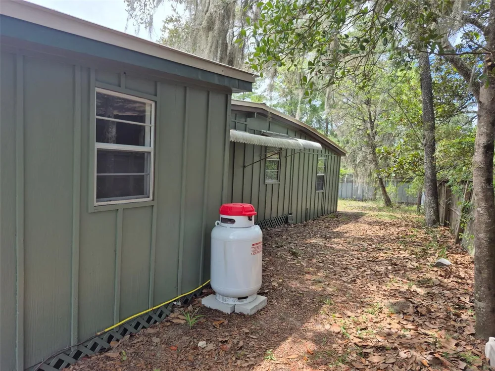 15764 NE 235TH PLACE Fort Mc Coy, FL 32134