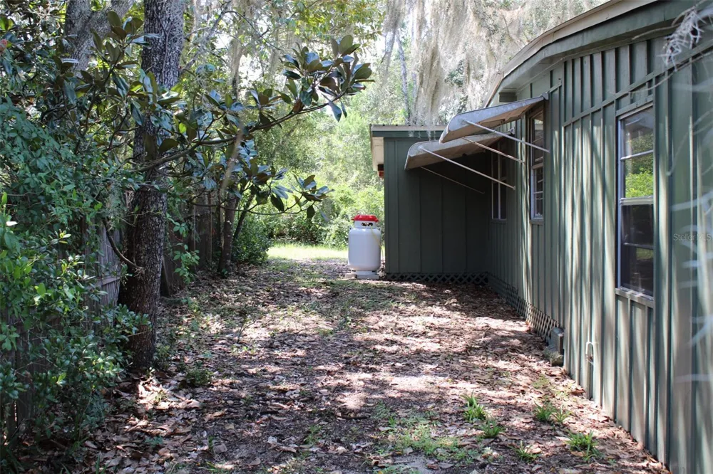 15764 NE 235TH PLACE Fort Mc Coy, FL 32134