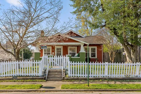 1920 Kirby Avenue