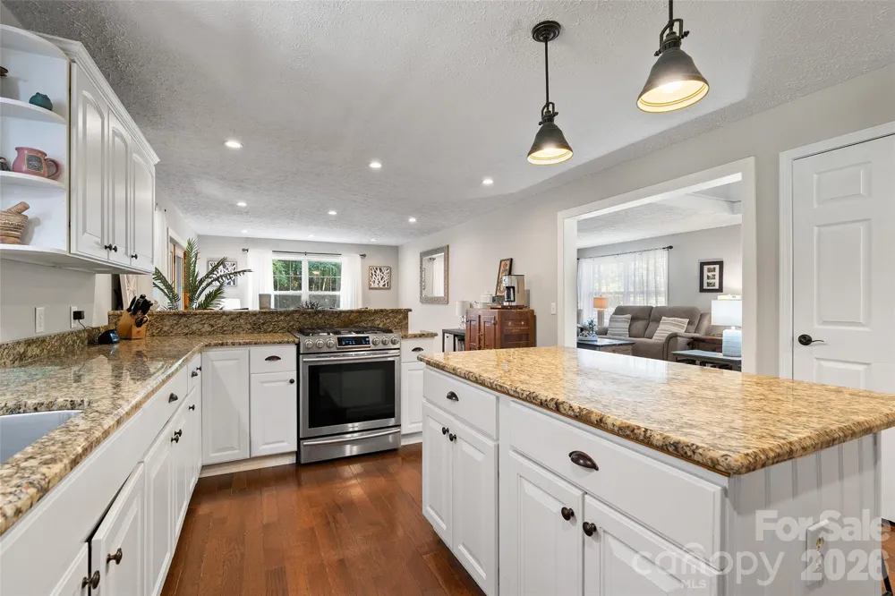 366 Sequoyah Drive Waynesville, NC 28785