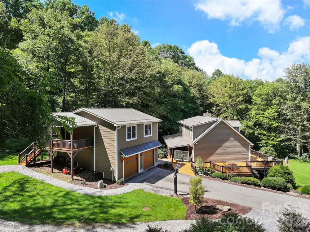 366 Sequoyah Drive Waynesville, NC 28785