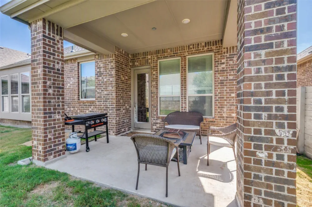 917 Meadows Drive Argyle, TX 76226