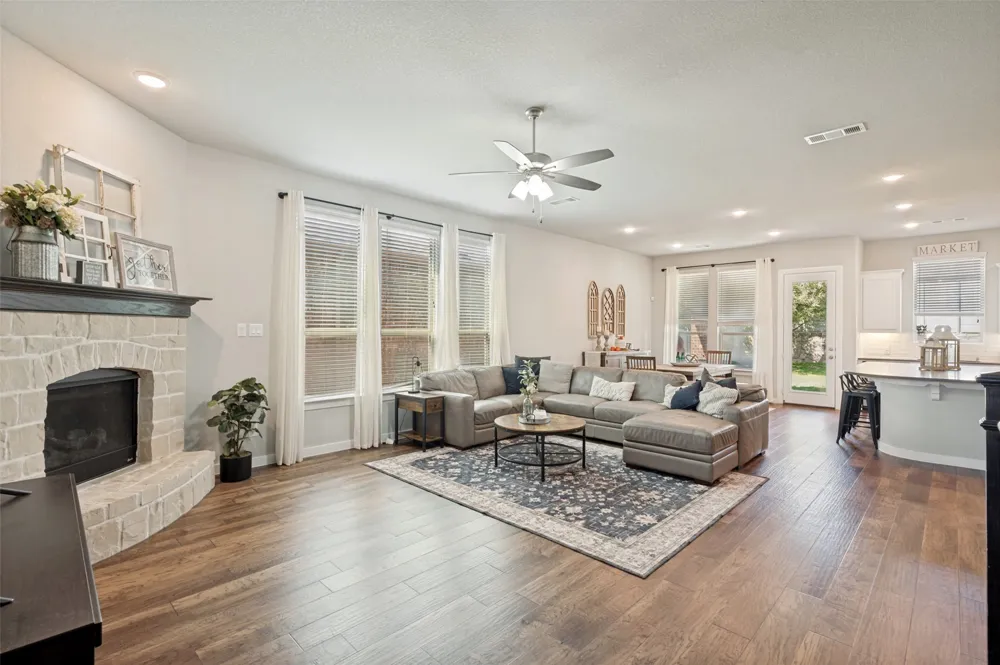 917 Meadows Drive Argyle, TX 76226