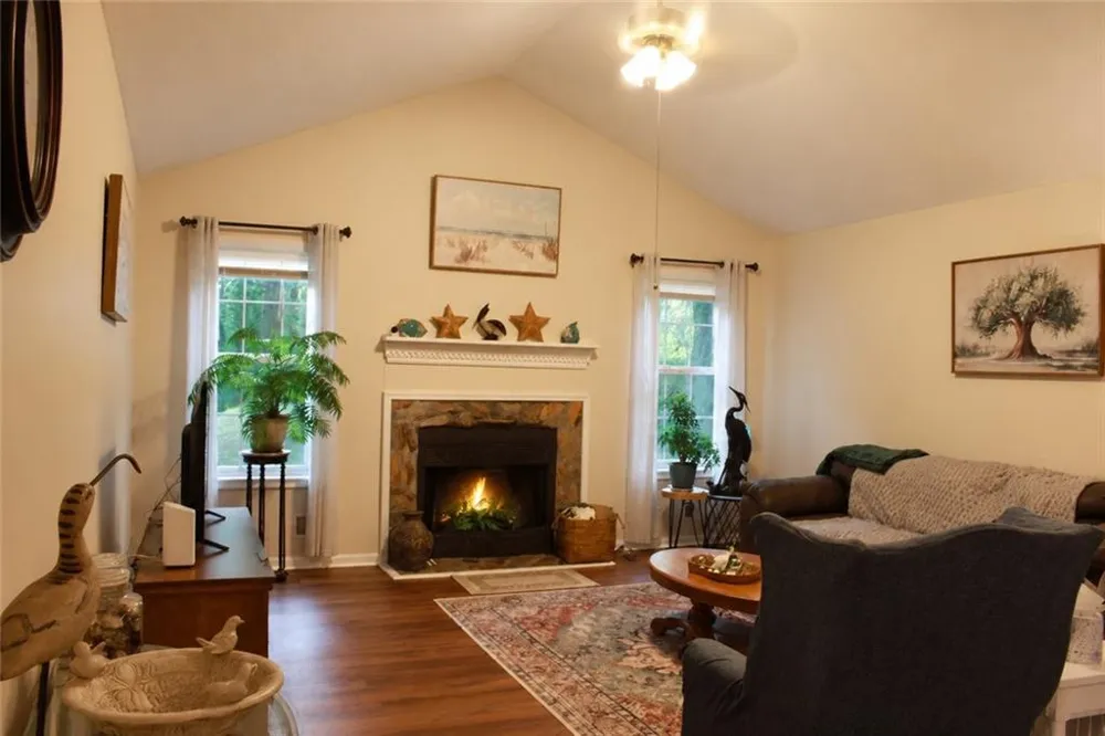 125 Maple Place Fayetteville, GA 30215
